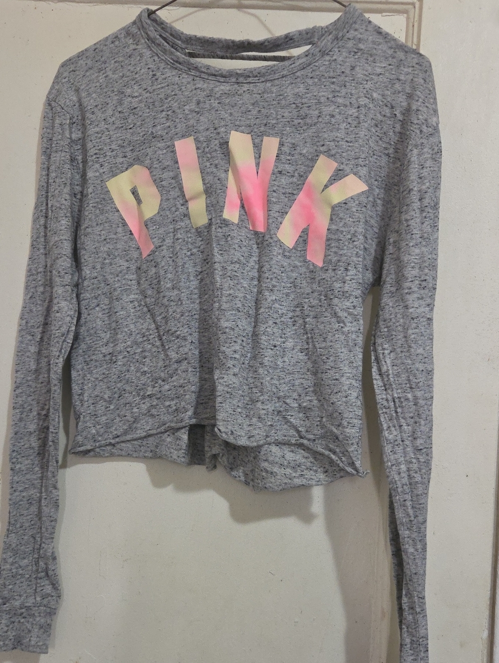 PINK Victoria's Secret Heather Gray Long-Sleeve Cropped Tee with Pastel Logo